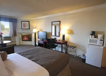Quality Inn & Suites hotel thumbnail 2
