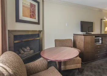 Quality Inn & Suites hotel thumbnail 3