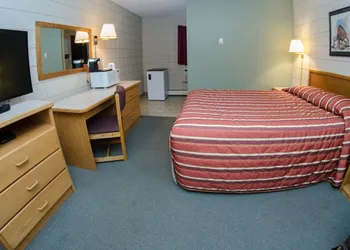 Plains Motel hotel thumbnail 8