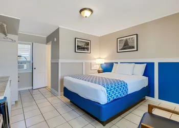 Dolphin Oceanfront Motel hotel thumbnail 5
