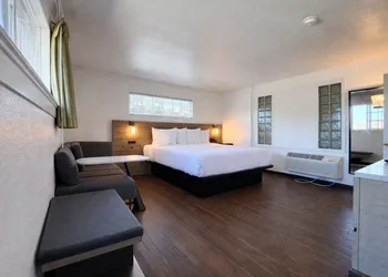 Fisherman's Cove Inn hotel thumbnail 4
