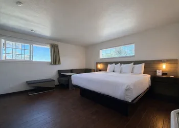 Fisherman's Cove Inn hotel thumbnail 5