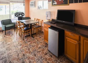 Route 66 Inn hotel thumbnail 2