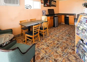 Route 66 Inn hotel thumbnail 3