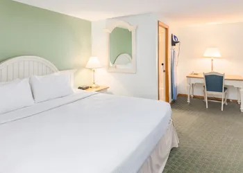 Ocean Park Inn hotel thumbnail 5