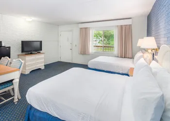 Ocean Park Inn hotel thumbnail 7