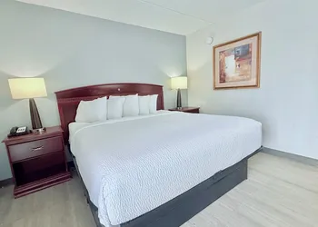 Baymont by Wyndham Michigan City hotel thumbnail 6