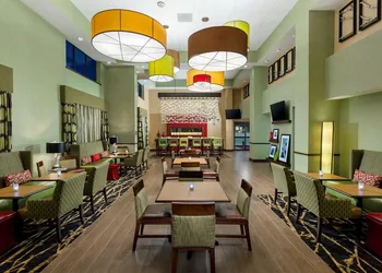 Hampton Inn & Suites Williamsport-Faxon Exit hotel thumbnail 2