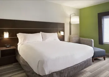 Holiday Inn Express Hotel & Suites Canton by IHG hotel thumbnail 5