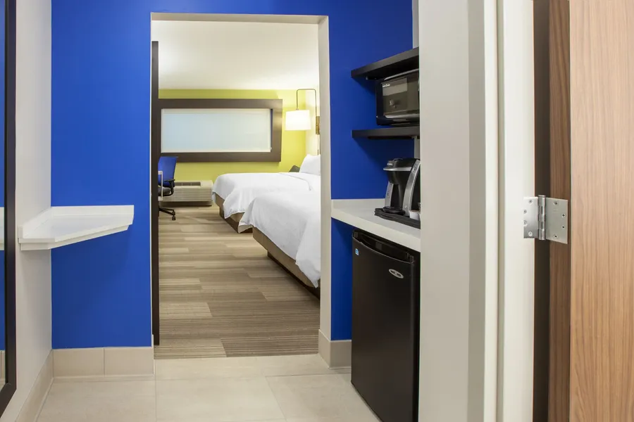 Holiday Inn Express Hotel & Suites Canton by IHG hotel detail image 6