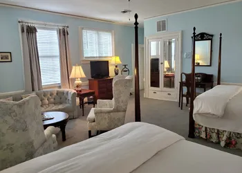 Morehead Inn hotel thumbnail 6
