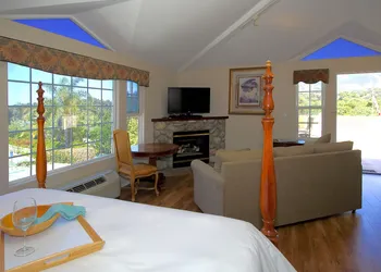 Malibu Country Inn hotel thumbnail 4
