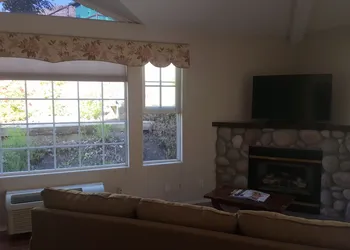 Malibu Country Inn hotel thumbnail 8