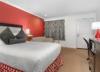 Aggie Inn, an Ascend Collection Hotel hotel thumbnail 4