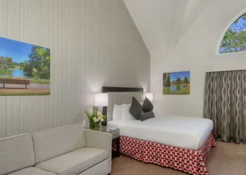 Aggie Inn, an Ascend Collection Hotel hotel thumbnail 5