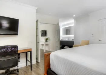 Aggie Inn, an Ascend Collection Hotel hotel thumbnail 6