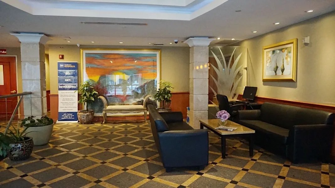 Best Western Queens Court Hotel hotel detail image 2