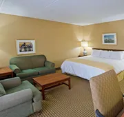 Hotel RL Cleveland Airport West hotel detail image 4