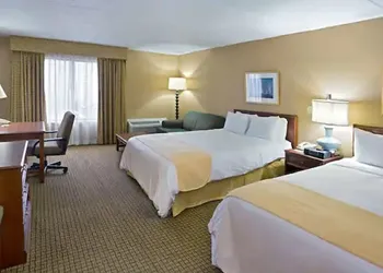 Hotel RL Cleveland Airport West hotel thumbnail 5