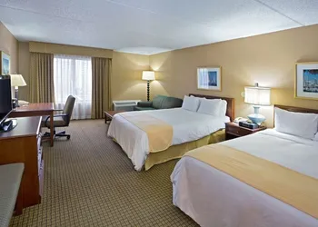 Hotel RL Cleveland Airport West hotel thumbnail 7