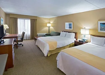 Hotel RL Cleveland Airport West hotel thumbnail 8