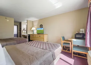 De Smet Super Deluxe Inn and Suites hotel thumbnail 8