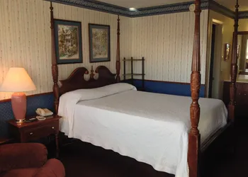 Warrick Plaza Inn hotel thumbnail 2