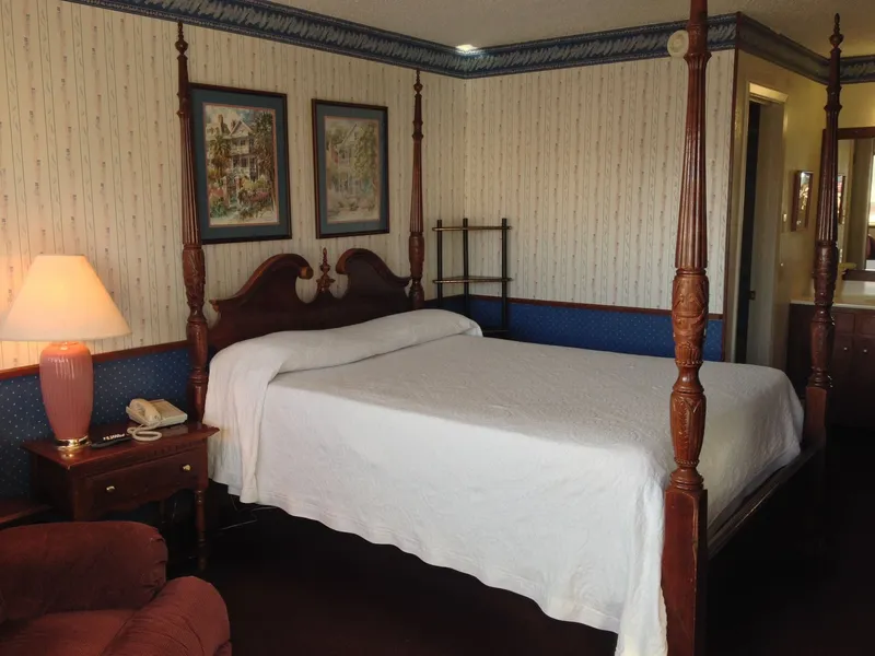 Warrick Plaza Inn hotel detail image 2