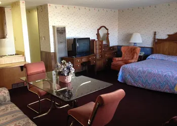 Warrick Plaza Inn hotel thumbnail 3