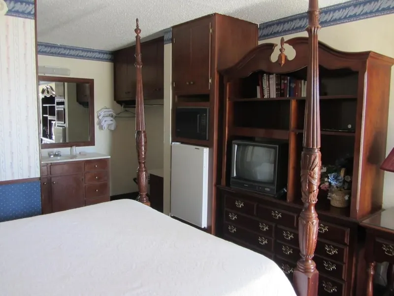 Warrick Plaza Inn hotel detail image 6