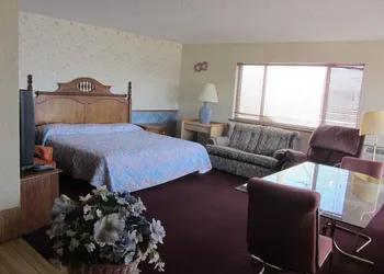 Warrick Plaza Inn hotel thumbnail 8