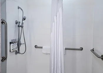Holiday Inn Express Hotel & Suites Enid - Highway 412 by IHG hotel thumbnail 8