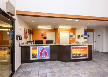 Motel 6 Waterloo, IA hotel thumbnail 3