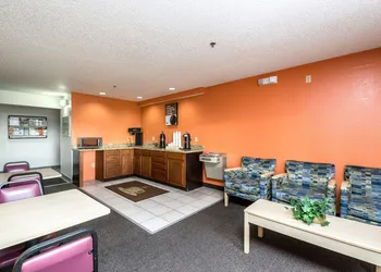 Motel 6 Waterloo, IA hotel thumbnail 4
