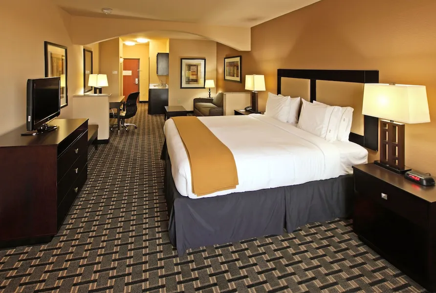 Holiday Inn Express & Suites Paris, Texas by IHG hotel detail image 6
