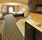 Holiday Inn Express & Suites Paris, Texas by IHG hotel detail image 7