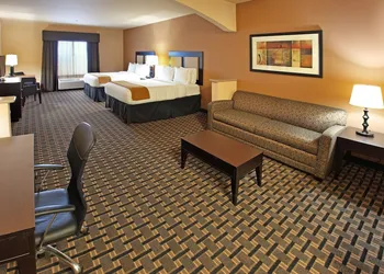 Holiday Inn Express & Suites Paris, Texas by IHG hotel thumbnail 8