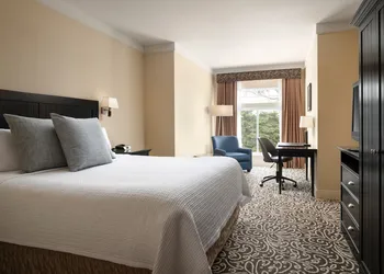 West Inn & Suites hotel thumbnail 8