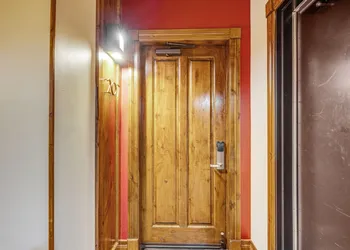 White Buffalo Club hotel thumbnail 6