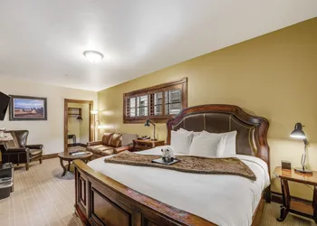 White Buffalo Club hotel thumbnail 8
