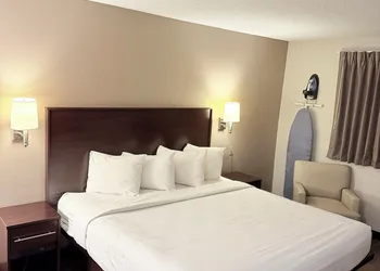 Baymont by Wyndham Findlay hotel thumbnail 6