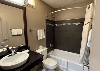 Baymont by Wyndham Findlay hotel thumbnail 7