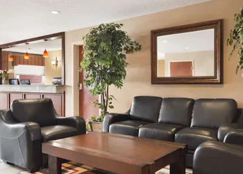 Days Inn & Suites by Wyndham Cochrane hotel thumbnail 2