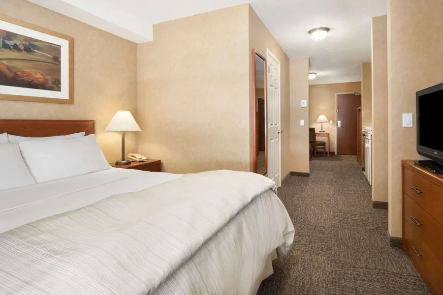 Days Inn & Suites by Wyndham Cochrane hotel detail image 6