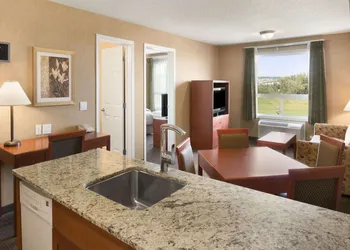 Days Inn & Suites by Wyndham Cochrane hotel thumbnail 7