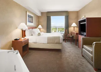 Days Inn & Suites by Wyndham Cochrane hotel thumbnail 8