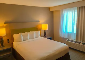 Country Inn & Suites by Radisson, Portland International Airport, OR hotel thumbnail 6