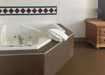 Motel 6 Portland, IN hotel thumbnail 8