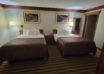 Ramada by Wyndham Saginaw Hotel & Suites hotel thumbnail 8