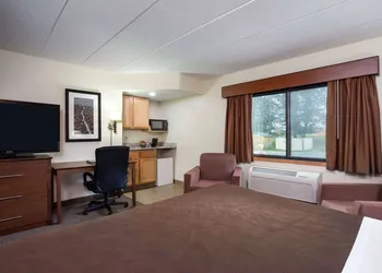 AmericInn by Wyndham Tomah hotel thumbnail 6